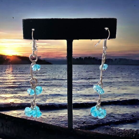 Glass Beaded Chandelier Earrings Aqua Ocean Blue Silver Tone Faceted Dangle - Picture 13 of 16